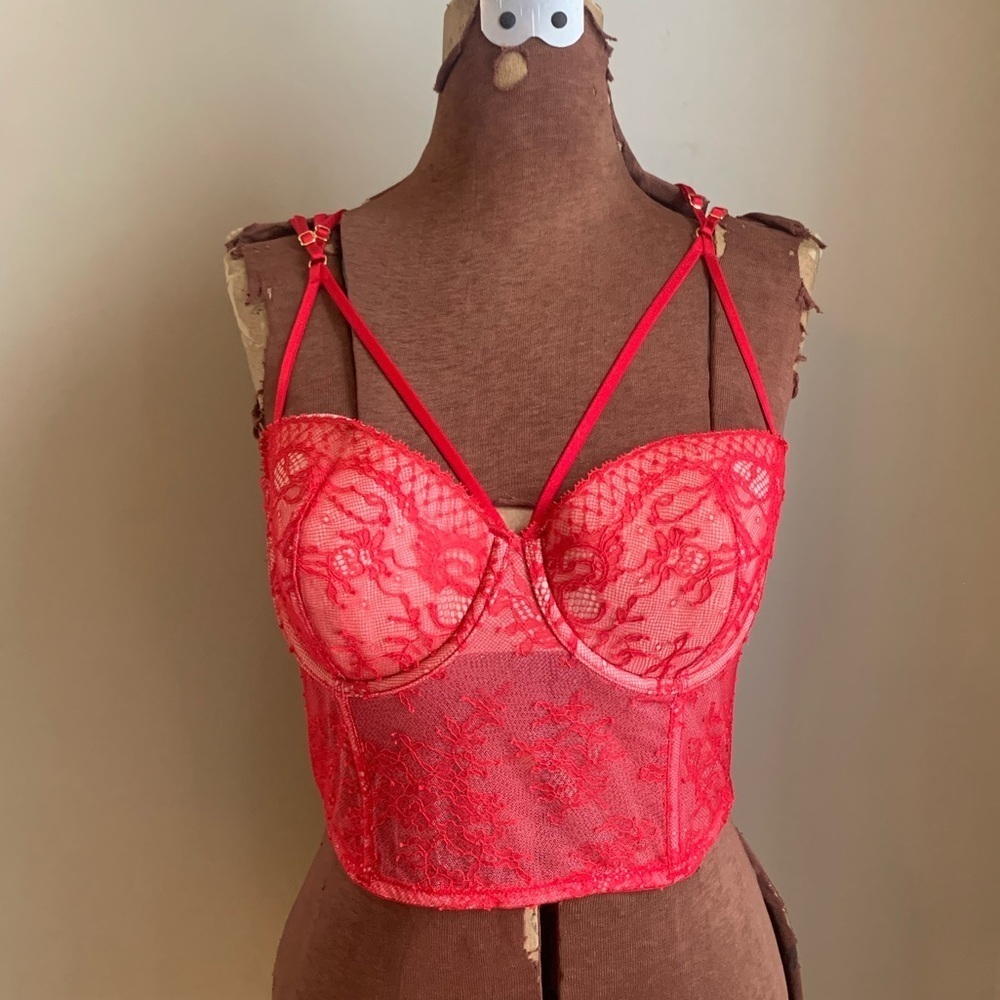 Victoria’s secret camisole red bra, corset concert festival